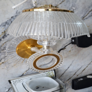 Applique murale LED – Verre strié & Anneau doré