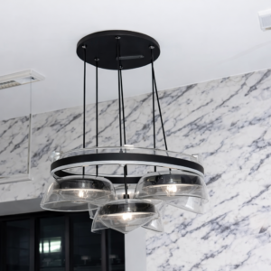 Lustre LED anneau suspendu sur cordes – design moderne noir